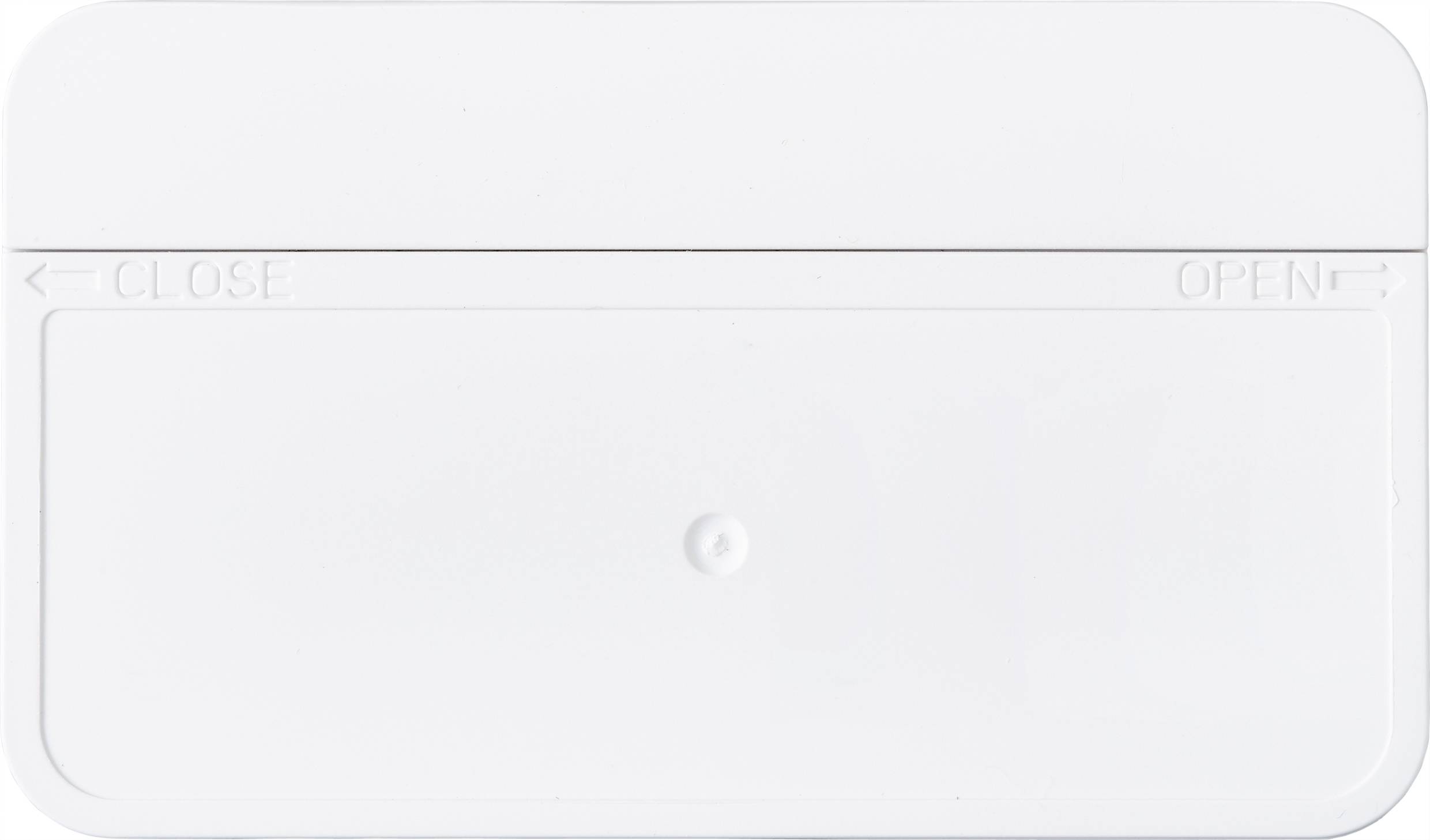 Fehér műanyag fedél nyilakkal és 'ZÁRNI' és 'NYITNI' feliratokkal az oldalán, amely a zárás és nyitás irányát jelzi.