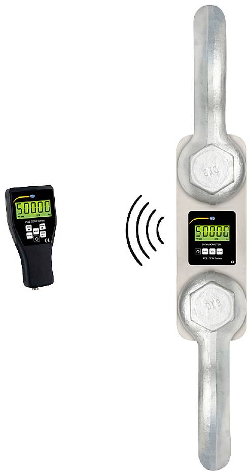 Egy digitális kijelző '50000' értéket mutat, egy erőmérő eszközhöz csatlakoztatva. Vezeték nélküli szimbólum jelzi a kapcsolatot.