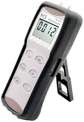 Egy digitális nyomásmérő 0,012 értéket mutat. A készülék több gombbal rendelkezik, például 'HOLD', 'REC' és 'DIF' funkciókhoz.
