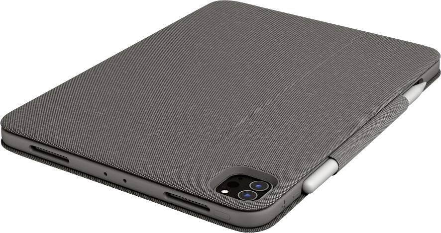 Egy tablet egy szürke textiltokban fekszik laposra egy felületen. A kamerák és a hangszórónyílások láthatóak.