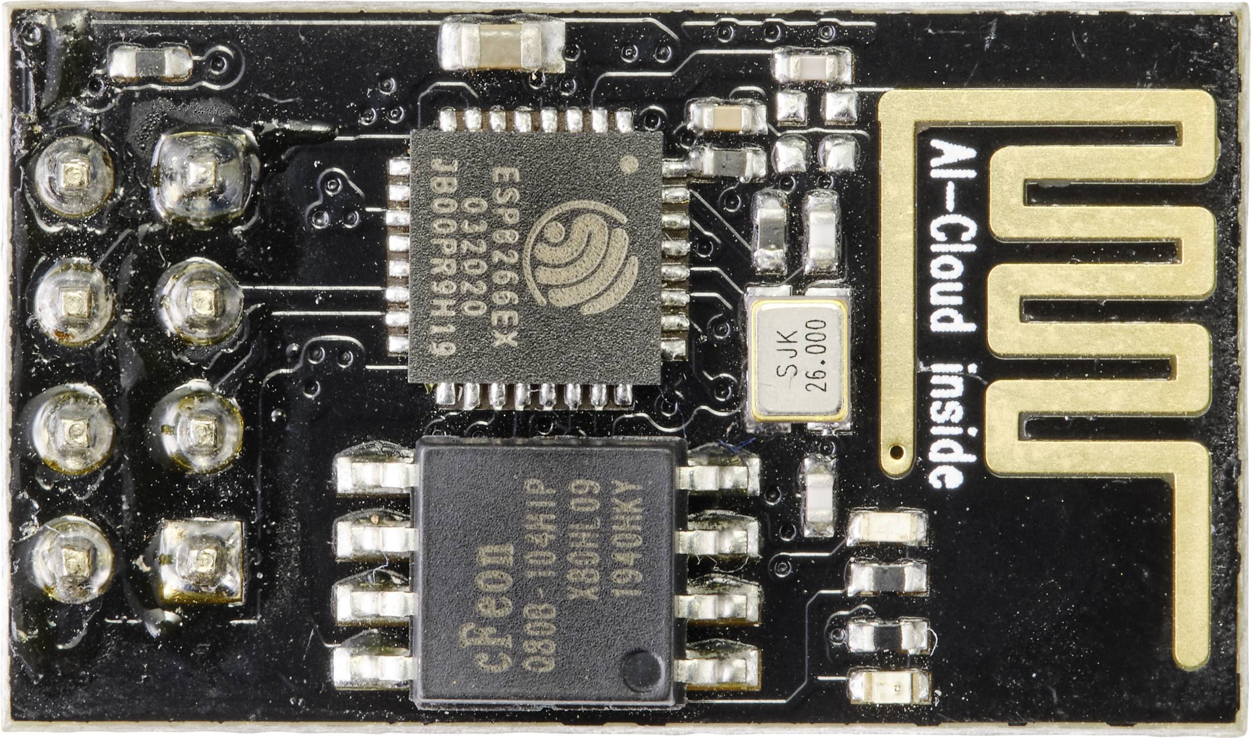 Elektronikus modul két mikrochippel és WLAN-antennával, amelyen a 'AI-Cloud inside' felirat szerepel.