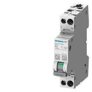 Siemens-típusú áramkörvédő kapcsoló 'Ki' állásban.