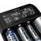 Egy akkumulátortöltő 1,42 V, 18 mAh, 1,00 A, 45%-ot mutat. Négyféle akkumulátort tölt: Li-Ion, NiMH/NiCd.