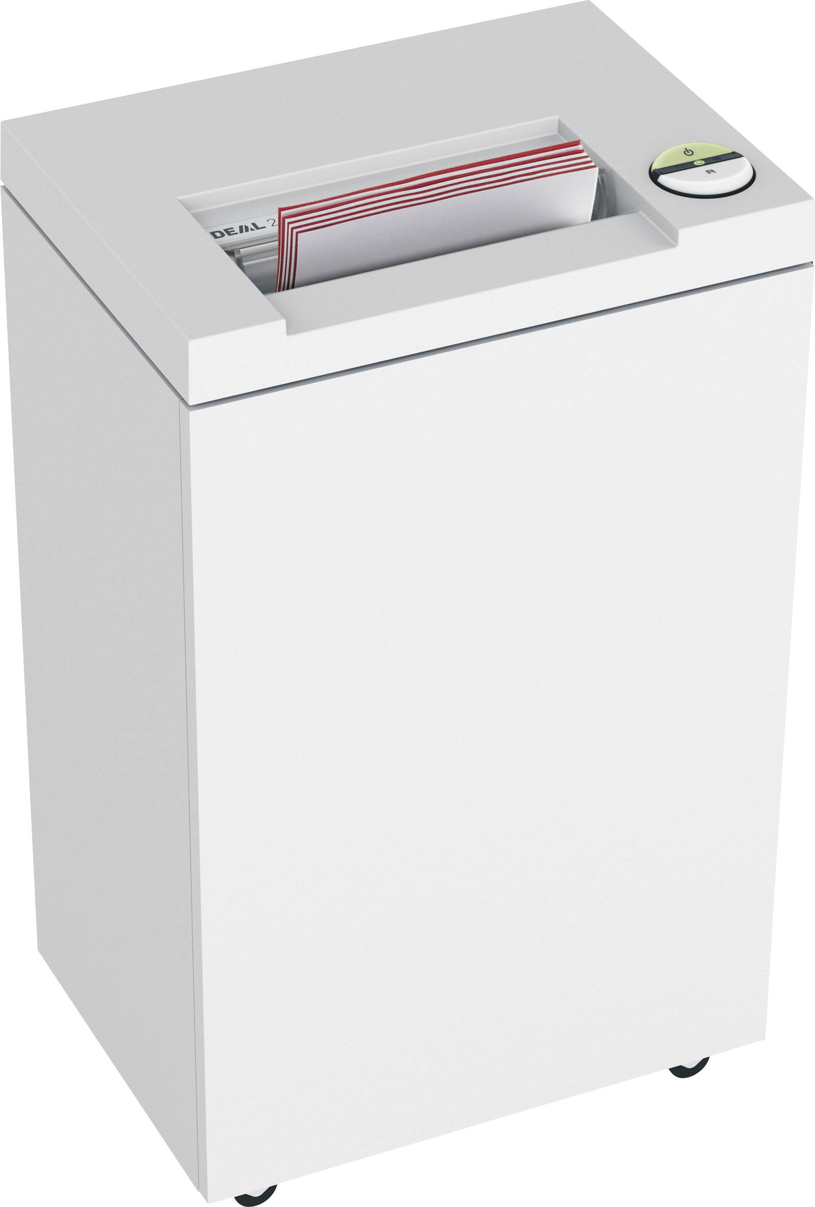 Egy fehér irodai iratmegsemmisítő, amelybe papírt tesznek, éppen használatban van. A készülék kerekeken áll.