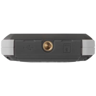 Egy elektronikus eszköz alsó oldala USB-csatlakozóval, egy kerek fémnyílással és egy kártyahelyet jelző szimbólummal jobbra.