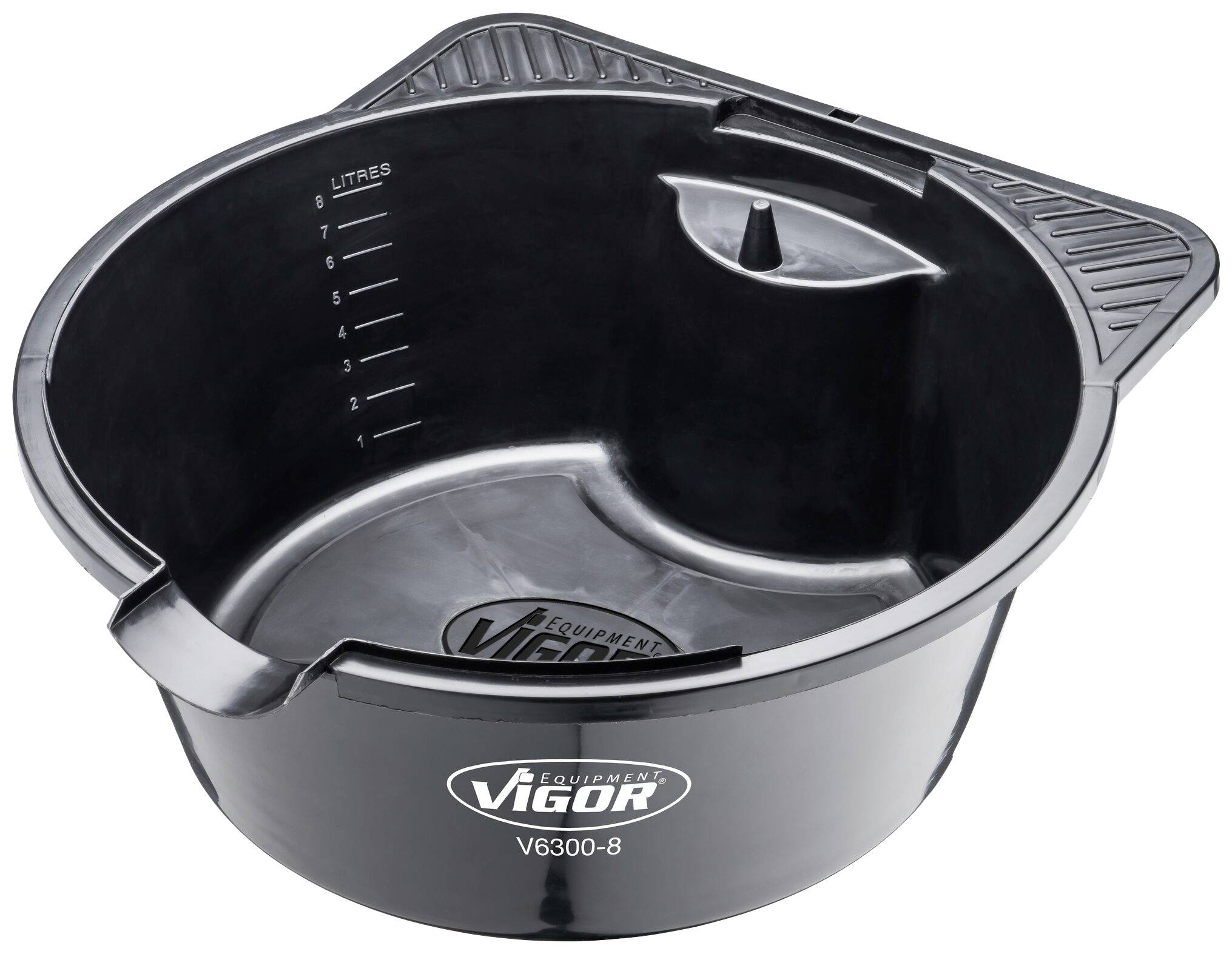 Fekete, műanyag olajfelfogó edény kiöntőcsőrrel és fogantyúval, literben feltüntetett kapacitásjelzésekkel az edény belső oldalán.