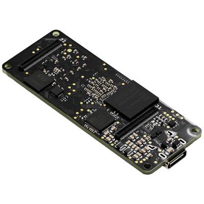 Egy fekete nyomtatott áramkör több mikrochippel és egy USB-C csatlakozóval elektronikai alkatrészeket mutat egy kompakt panelen.