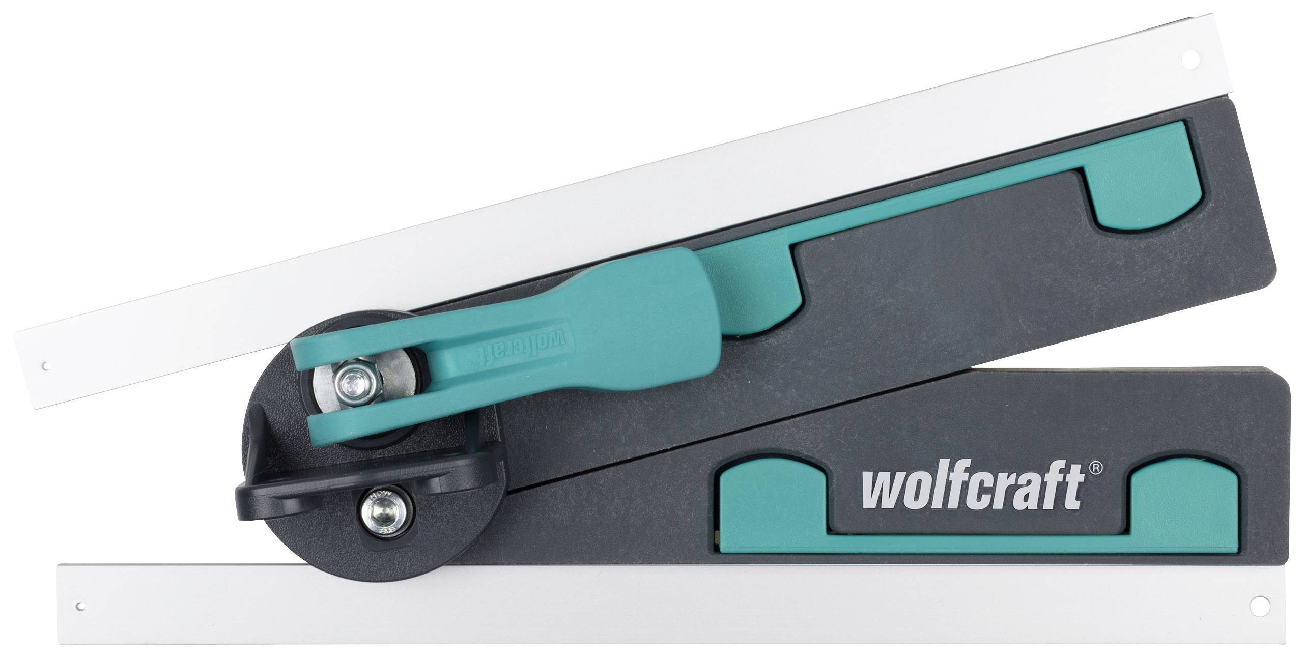 Egy Wolfcraft márkájú, zöld és fekete csempevágó fogó fekszik oldalt, amely láttatja a karos mechanizmust és a pengervezetést.