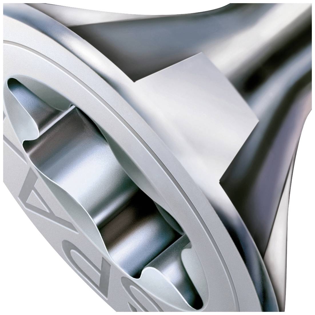 Egy ezüstös, fémes tárgy bonyolult mechanikai szerkezettel, amelynek felületén egy részleges 'SP...' felirat látható.