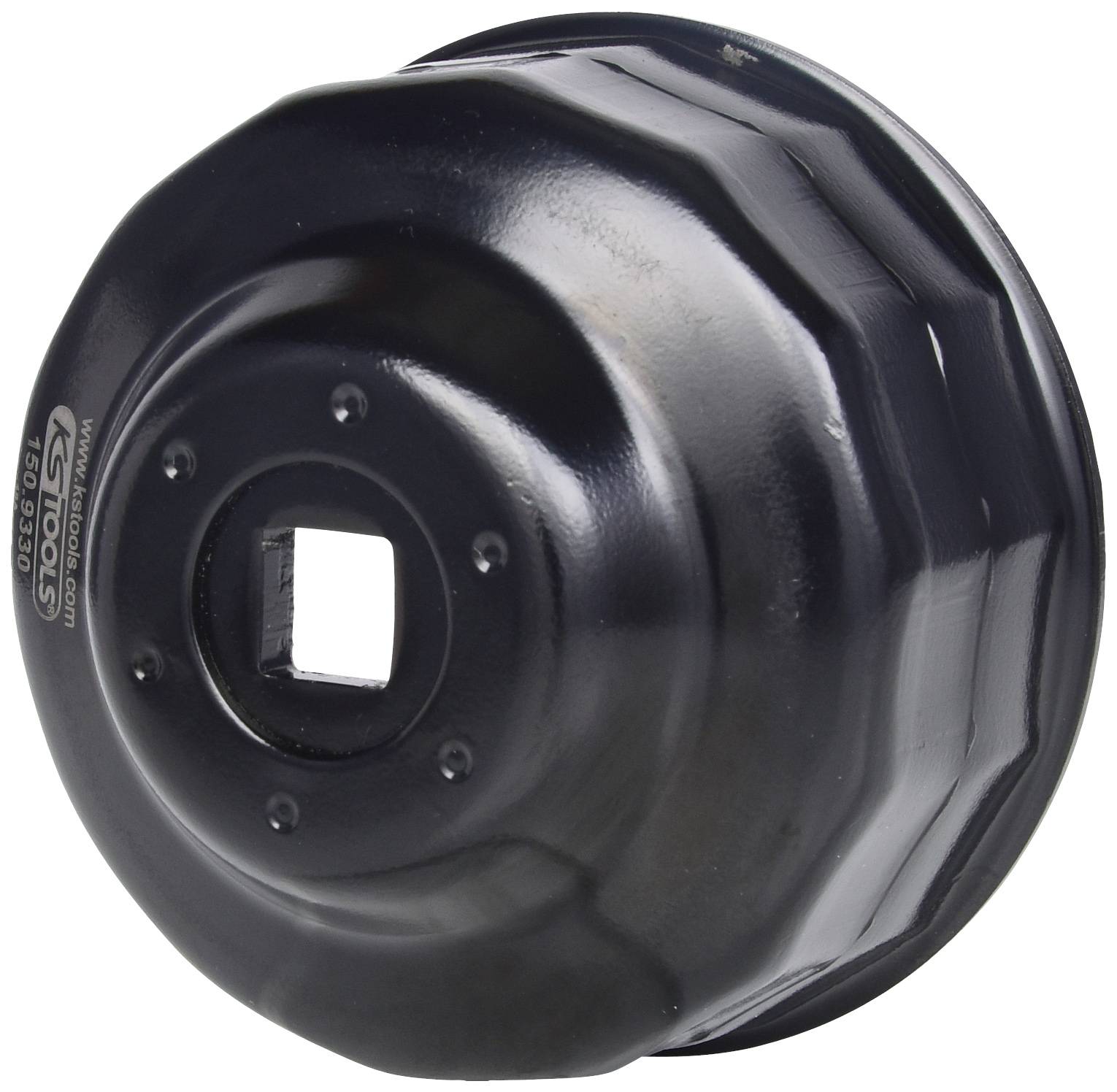 Fekete fémeszköz négyzet alakú nyílással a közepén, amelyet szűrők vagy anyák be- és kiszereléséhez használnak.