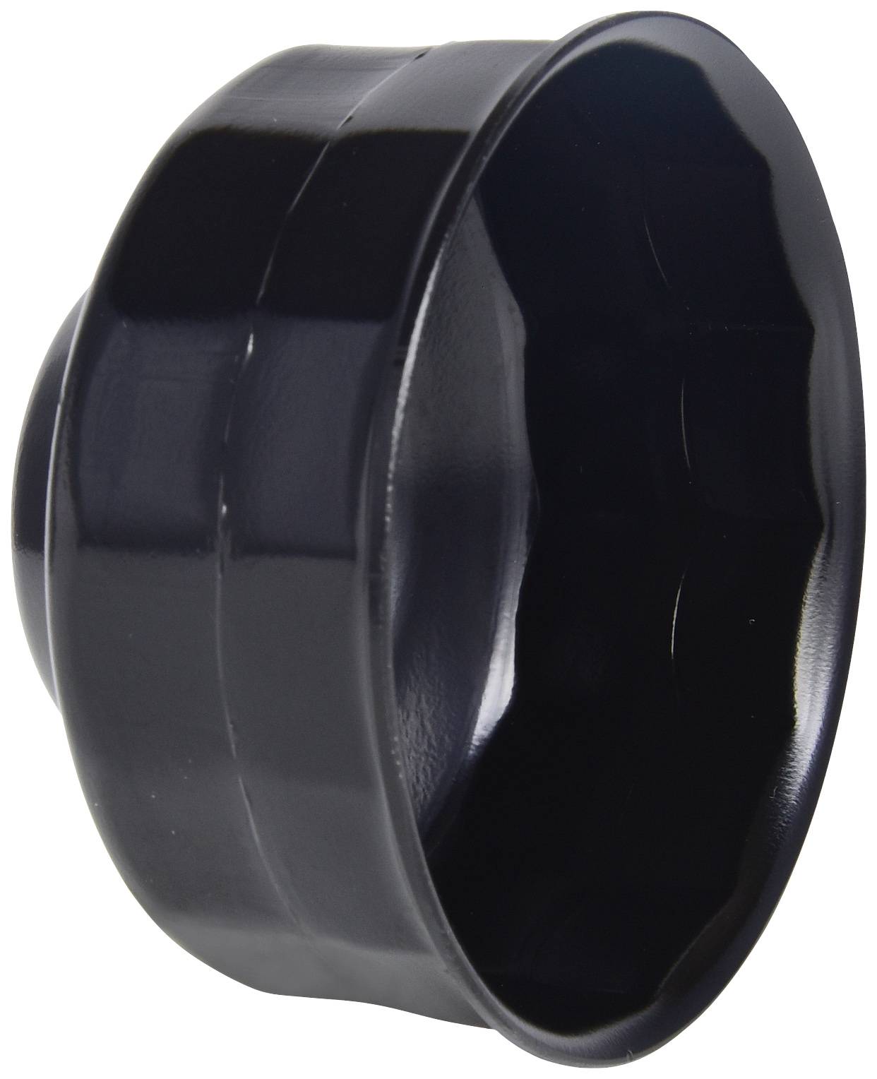 Fekete, kerek fémtölcsér, oldalról lefényképezve. Sima, fényes felület. Precíziós öntéshez használatos.