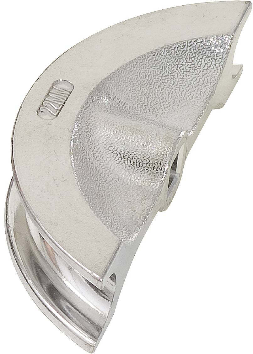 Egy ezüstszínű, félhold alakú fémdarab strukturált felülettel, amelynek sima oldalán a '20mm' felirat szerepel.