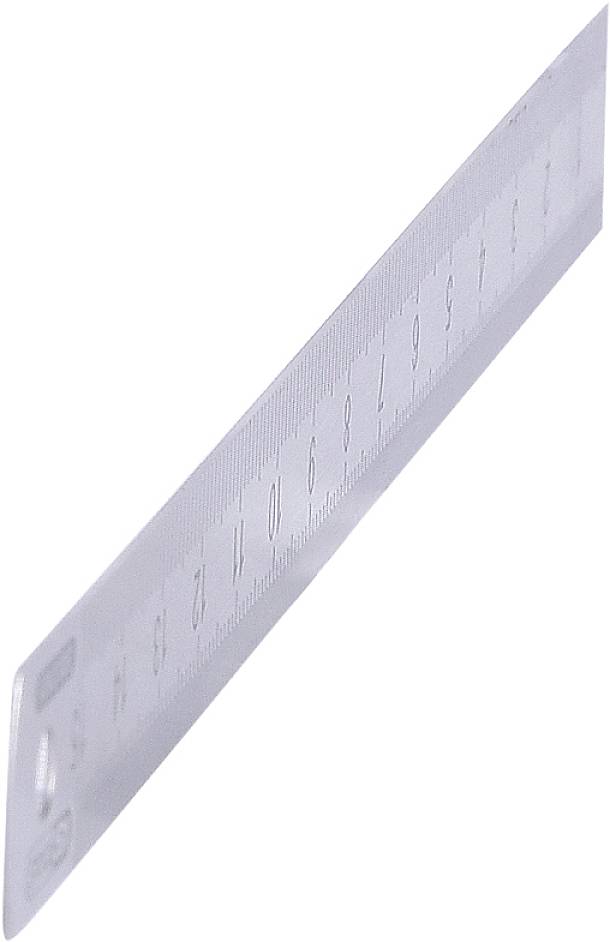 Egy ezüstszínű vonalzó centiméter- és milliméterbeosztással; hosszúságok mérésére használatos.