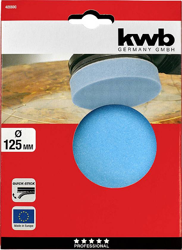 A kwb Germany GmbH kék polírozó szivacs, 125 mm átmérőjű, piros csomagoláson európai zászlóval és 'Made in Europe' felirattal.