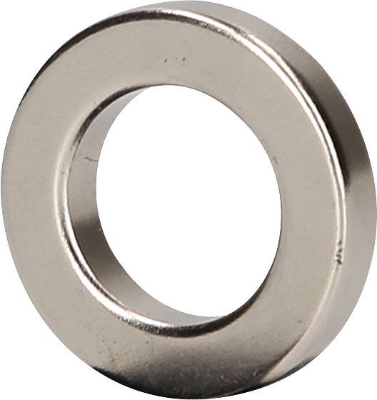 Egy ezüstszínű fémgyűrű alátét formájában.