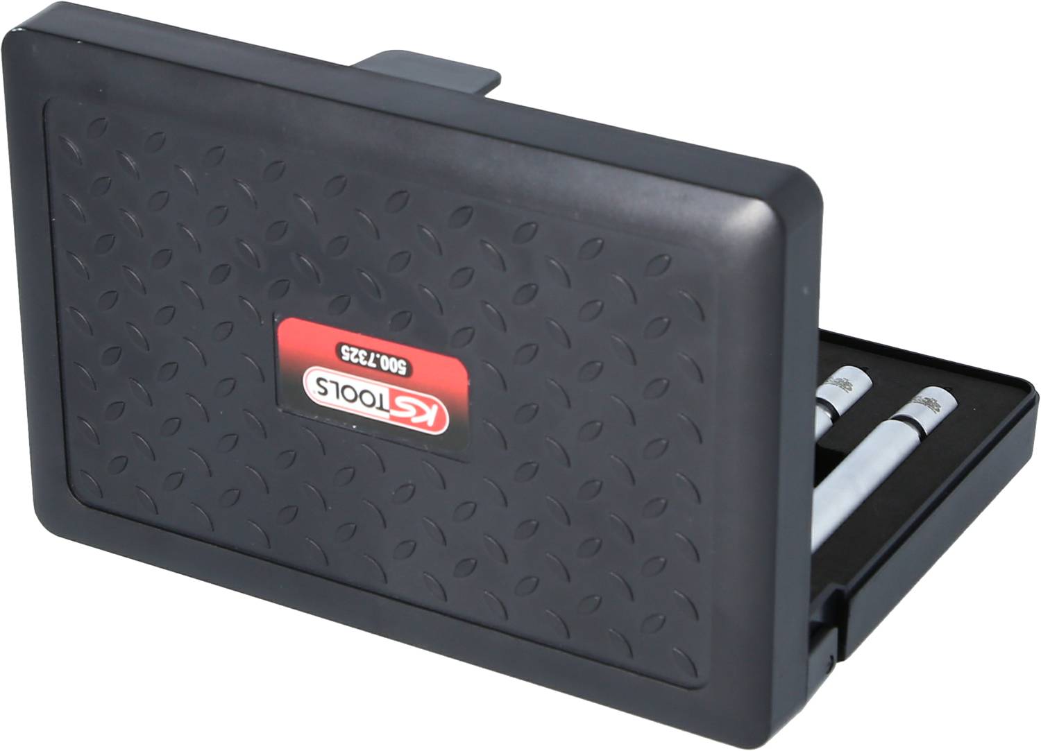 Egy kis, fekete műanyag tok szerszámokkal a belsejében, köztük csavarhúzókkal. Modellszám a tetején.