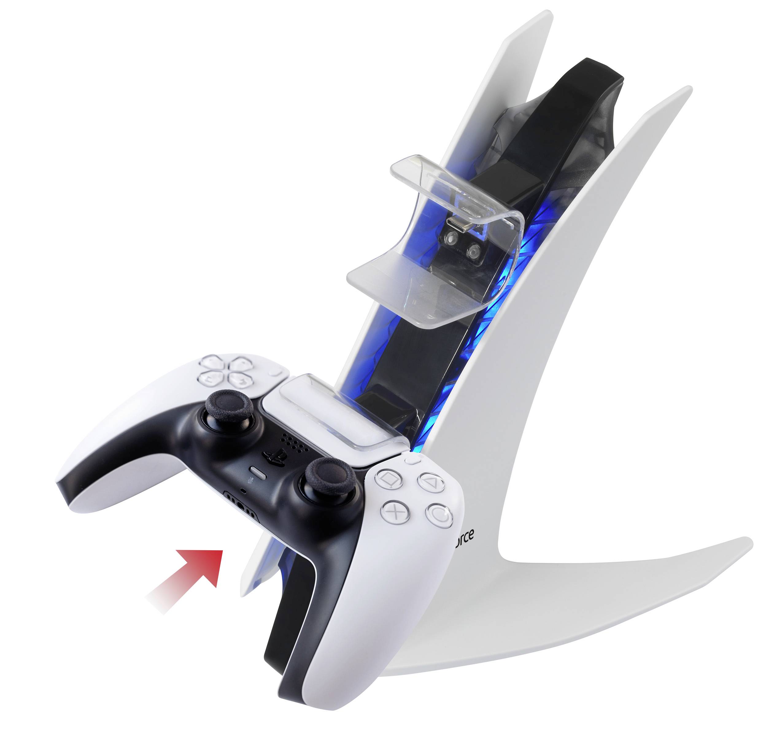 PlayStation 5 kontroller-töltőállomás egy kontroller mellett. Egy piros nyíl mutat a kék fénnyel megvilágított töltőállomásra.