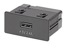 Fekete USB-csatlakozó villámszimbólummal és '5V 2.4A' felirattal, elektronikus eszközök töltésére alkalmas.