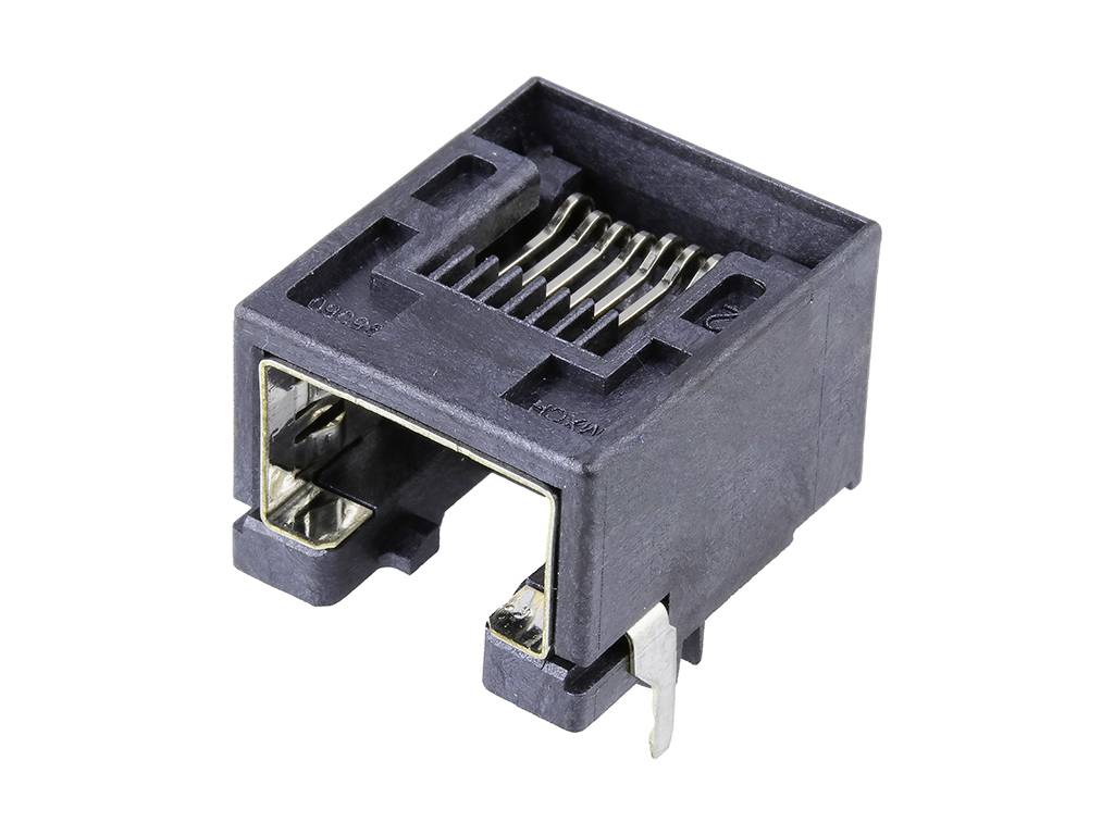 Egy fekete RJ45 Ethernet csatlakozóhüvely aranyozott érintkezőkkel és négyszögletes kialakítással.