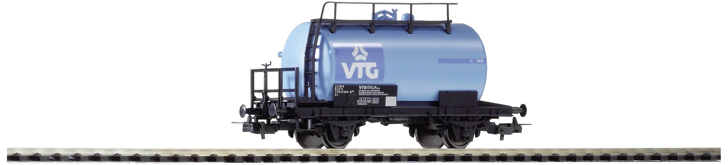 Egy kék tartálykocsi egy modellvasút síneken. A kocsi a 'VTG' logóval van ellátva, és folyadékok szállítására tervezték.