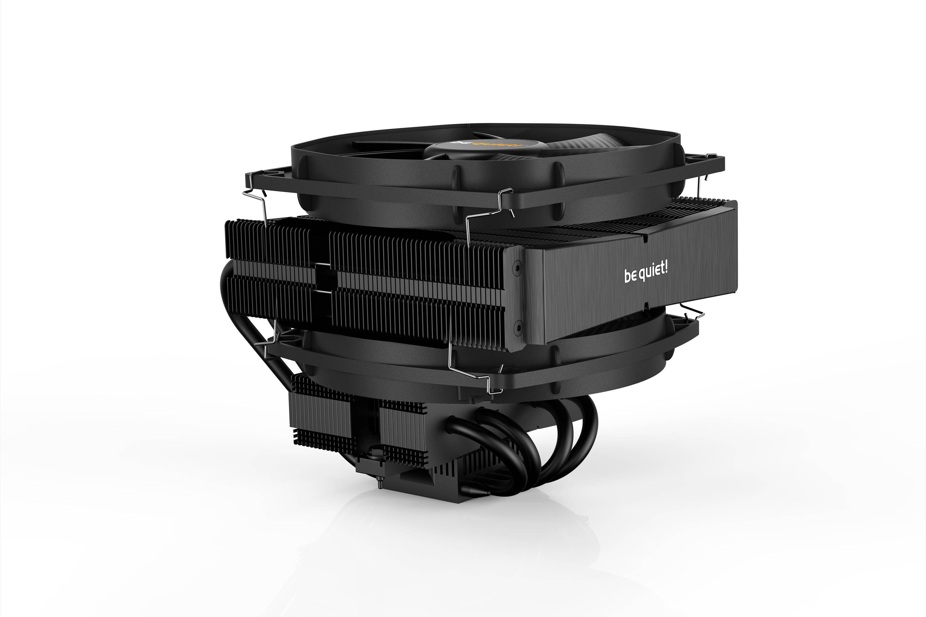 Fekete 'be quiet!' processzor hűtő ventilátorral és bordázattal, oldalnézetben. Hatékony hőelvezetésre alkalmas számítógépekhez.