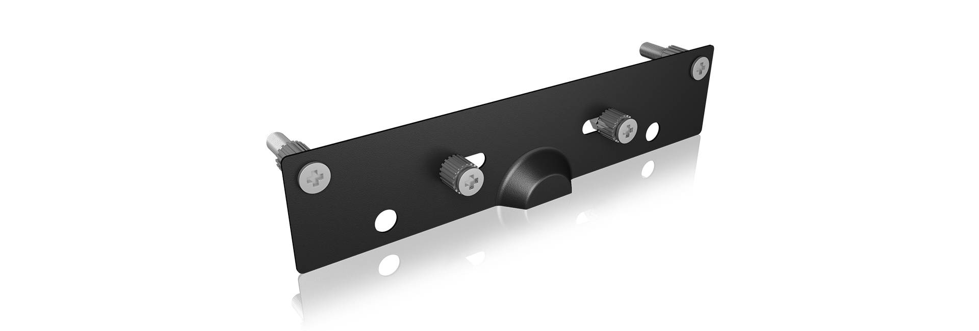 Fekete fémlemez két csavarral és furatokkal, valószínűleg egy rögzítőelem vagy szerelési tartozék.