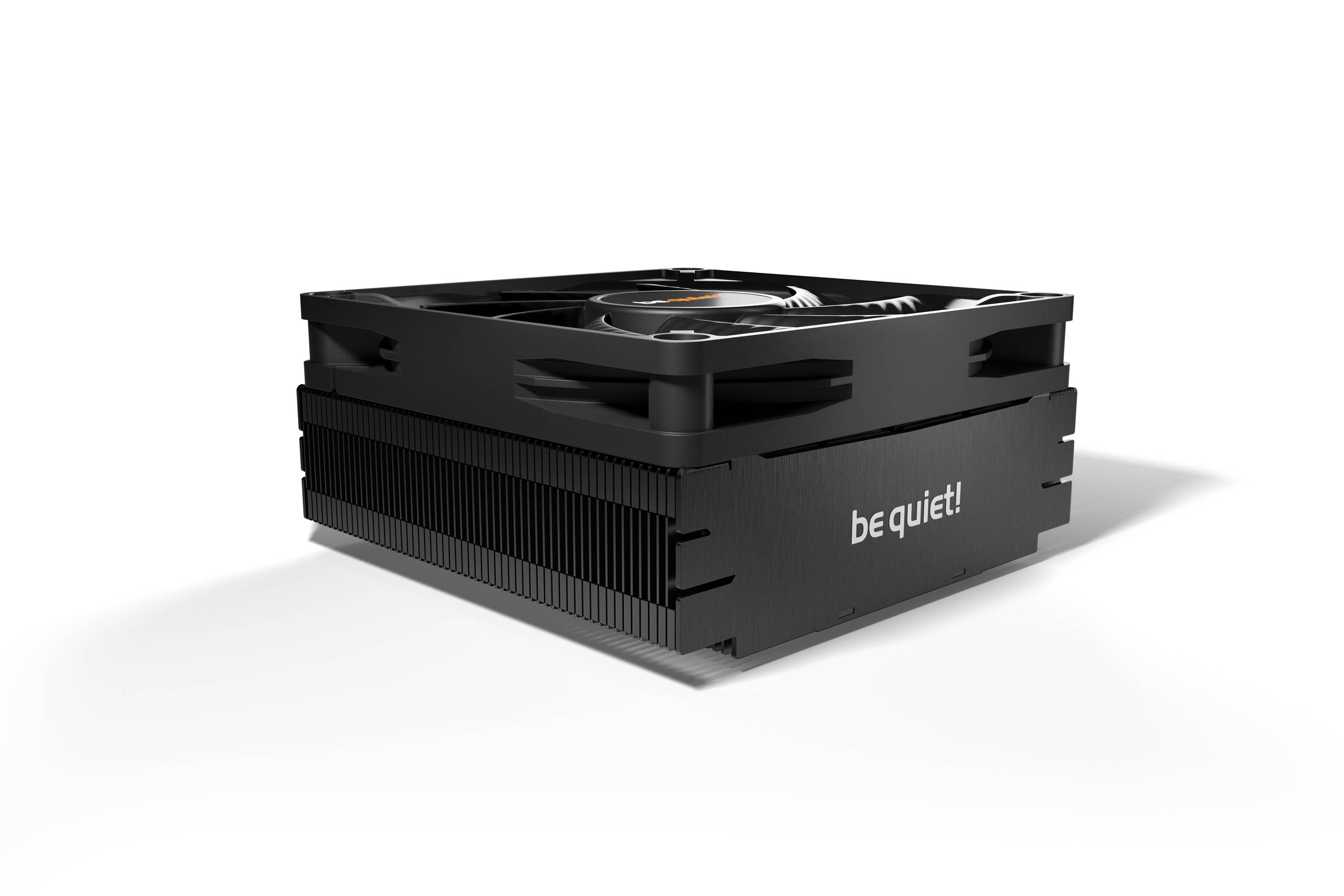 Egy fekete CPU-hűtő a 'be quiet!' márkától, kompakt kialakítással és ventilátorral a felső részen, ideális csendes hűtési rendszerekhez.
