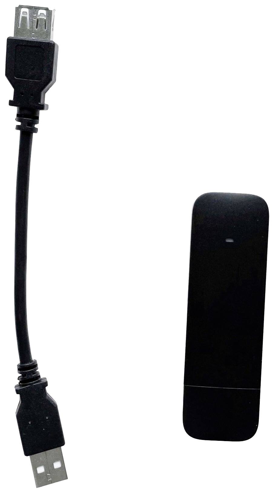 USB-hosszabbító kábel és USB-pendrive egymás mellett, mindkettő fekete.