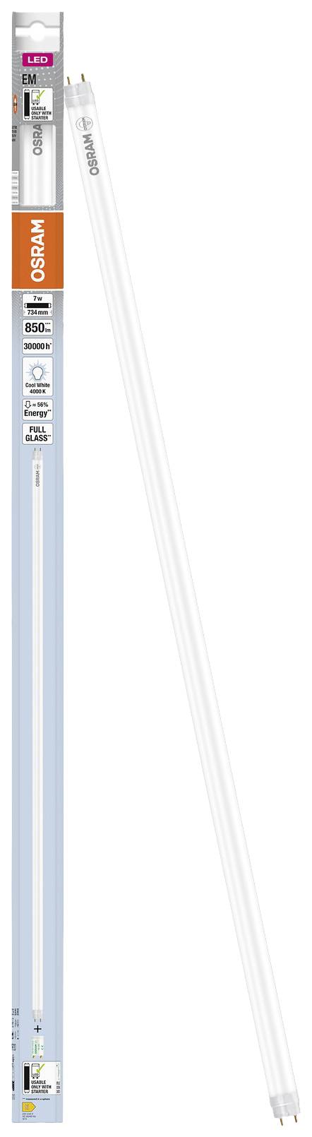 Egy Osram LED fénycső csomagolásban és azon kívül. Energiatakarékos, 6500K színhőmérséklet, irodai vagy munkaterületre alkalmas.