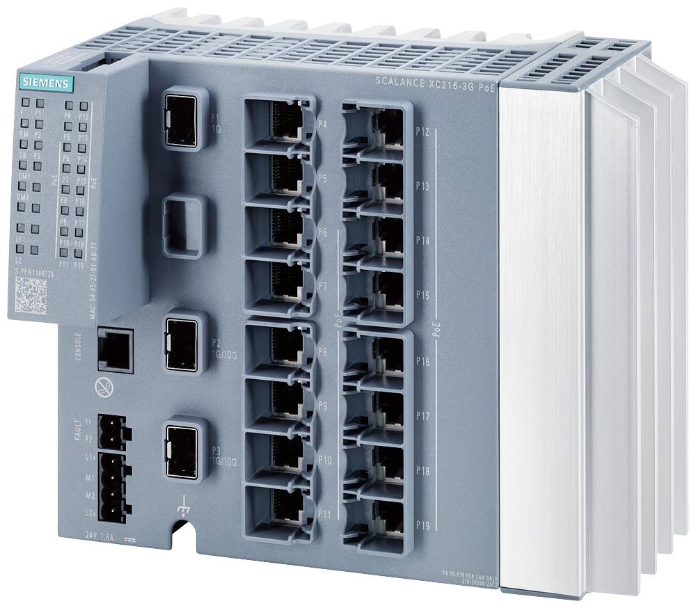 Egy szürke Siemens hálózati switch több Ethernet-csatlakozóval, 'SCALANCE XC216-3G PoE' modell, ipari felhasználásra.