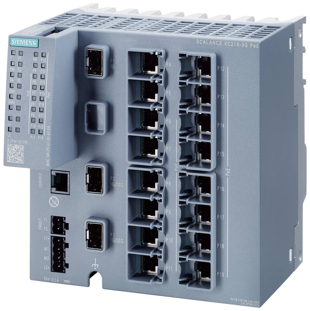 Egy szürke Siemens hálózati switch 24 porttal, ipari alkalmazásokhoz tervezve. Ethernet-csatlakozók találhatók rajta.