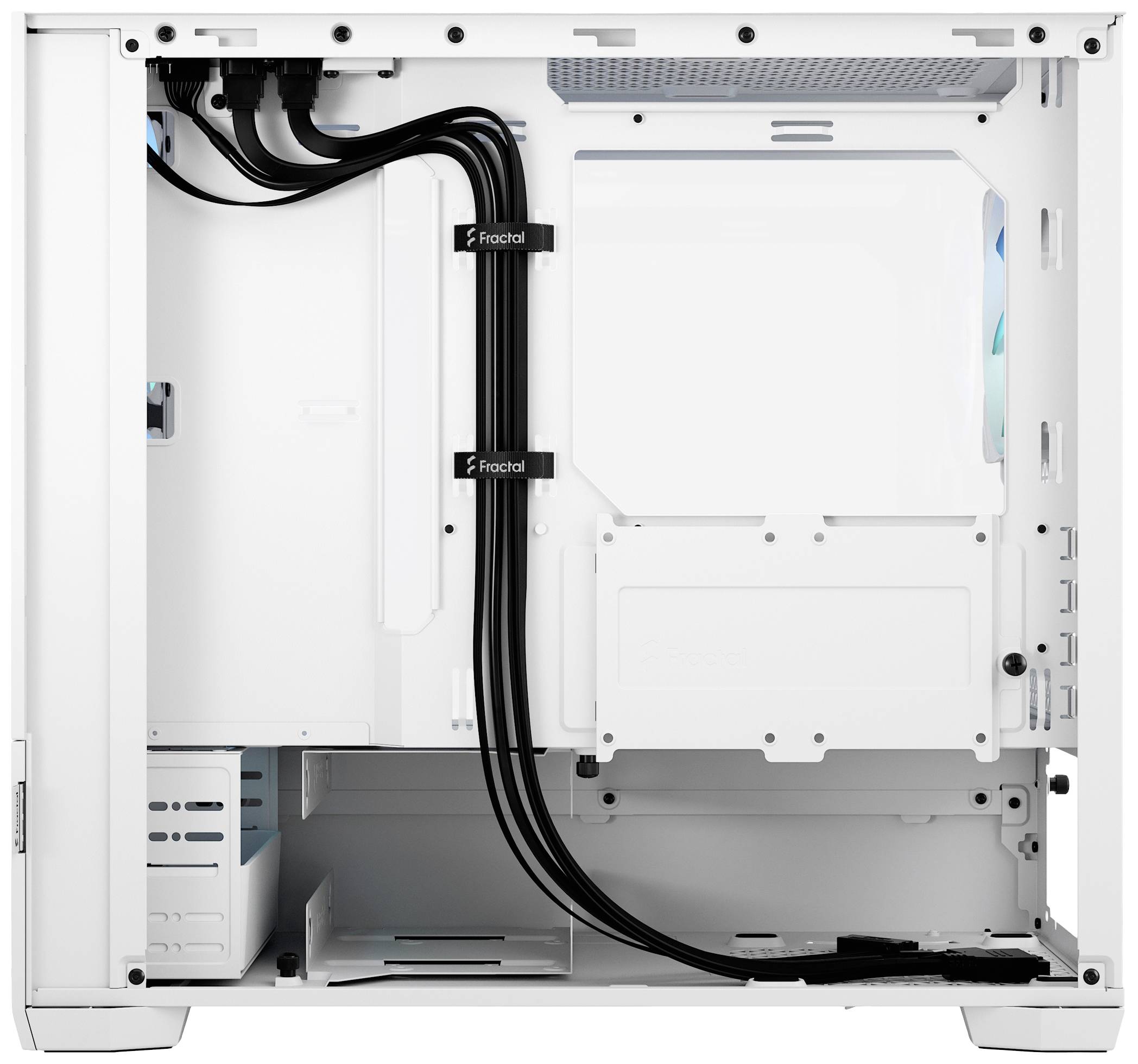 Egy fehér számítógépház rendezett, fekete kábelekkel a belsejében, készen a PC-komponensek beépítésére.