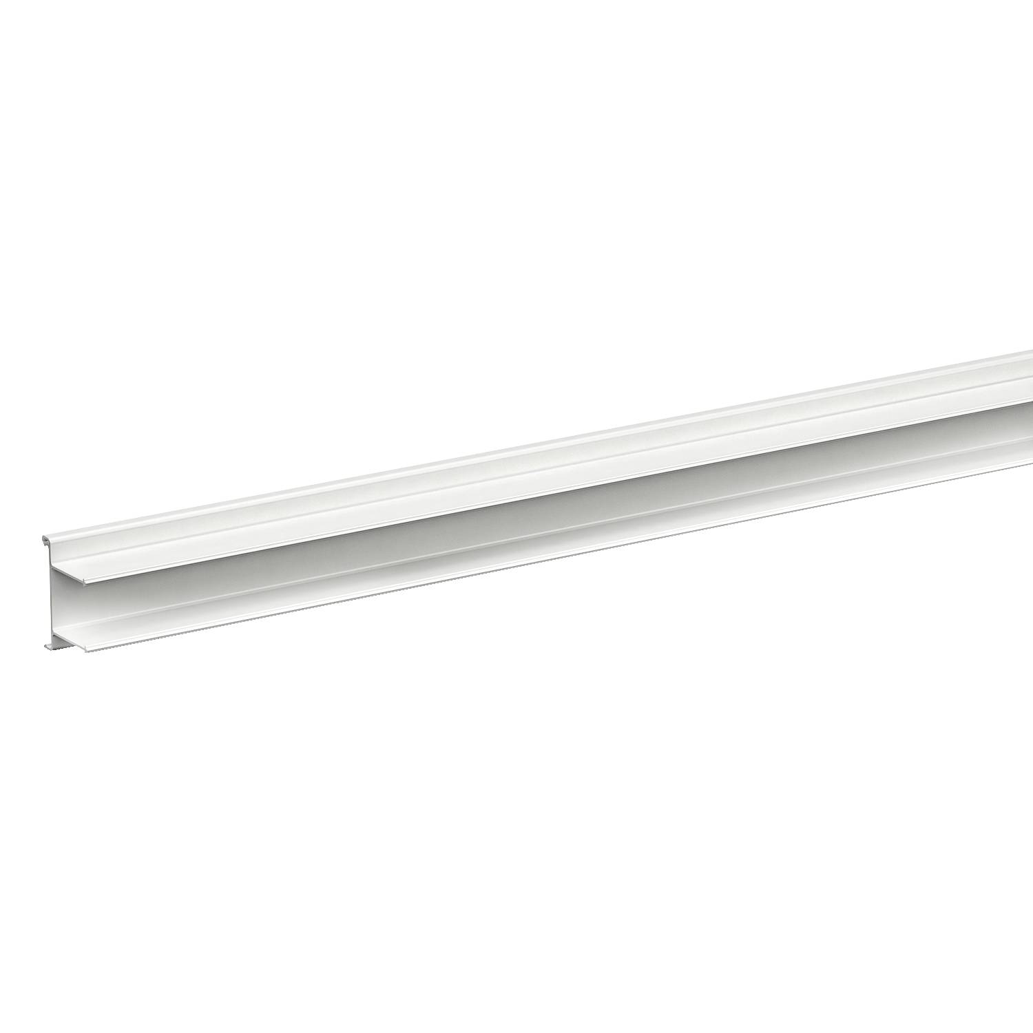 Fehér PVC tetőlezáró profil U alakú kialakítással, tetőszegélyek rögzítéséhez.