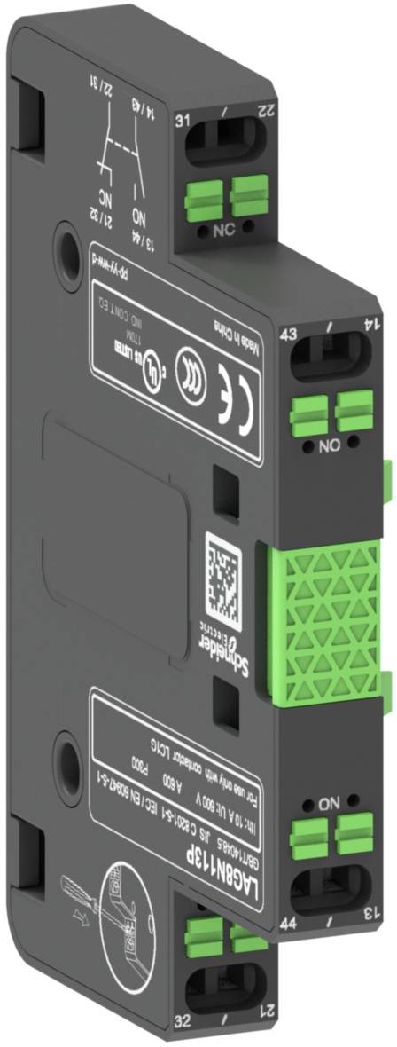 Téglalap alakú elektromos relé modul zöld és fekete csatlakozókkal. A felületén kapcsolási rajzok és műszaki specifikációk találhatók.