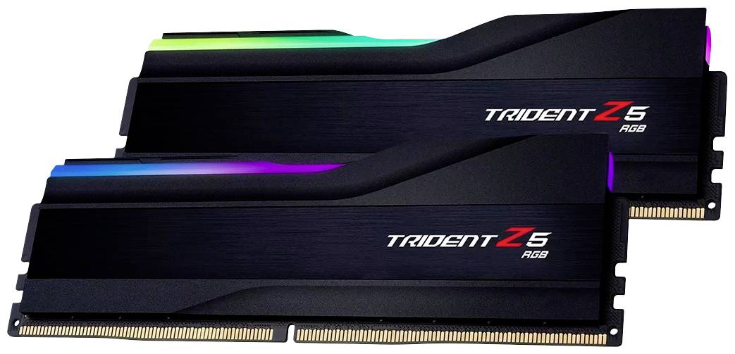 Két fekete RAM-modul RGB-megvilágítással, 'Trident Z5 RGB' felirattal ellátva. Nagy teljesítményű számítógépekhez alkalmasak.