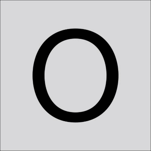 Nagy fekete nagyméretű nagybetű O világosszürke háttéren középre igazítva.