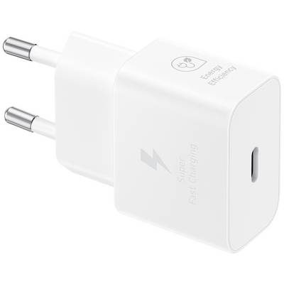 Fehér USB-töltő európai csatlakozóval, amelyen a 'Szuper gyors töltés' és az 'Energiahatékonyság' felirat olvasható.