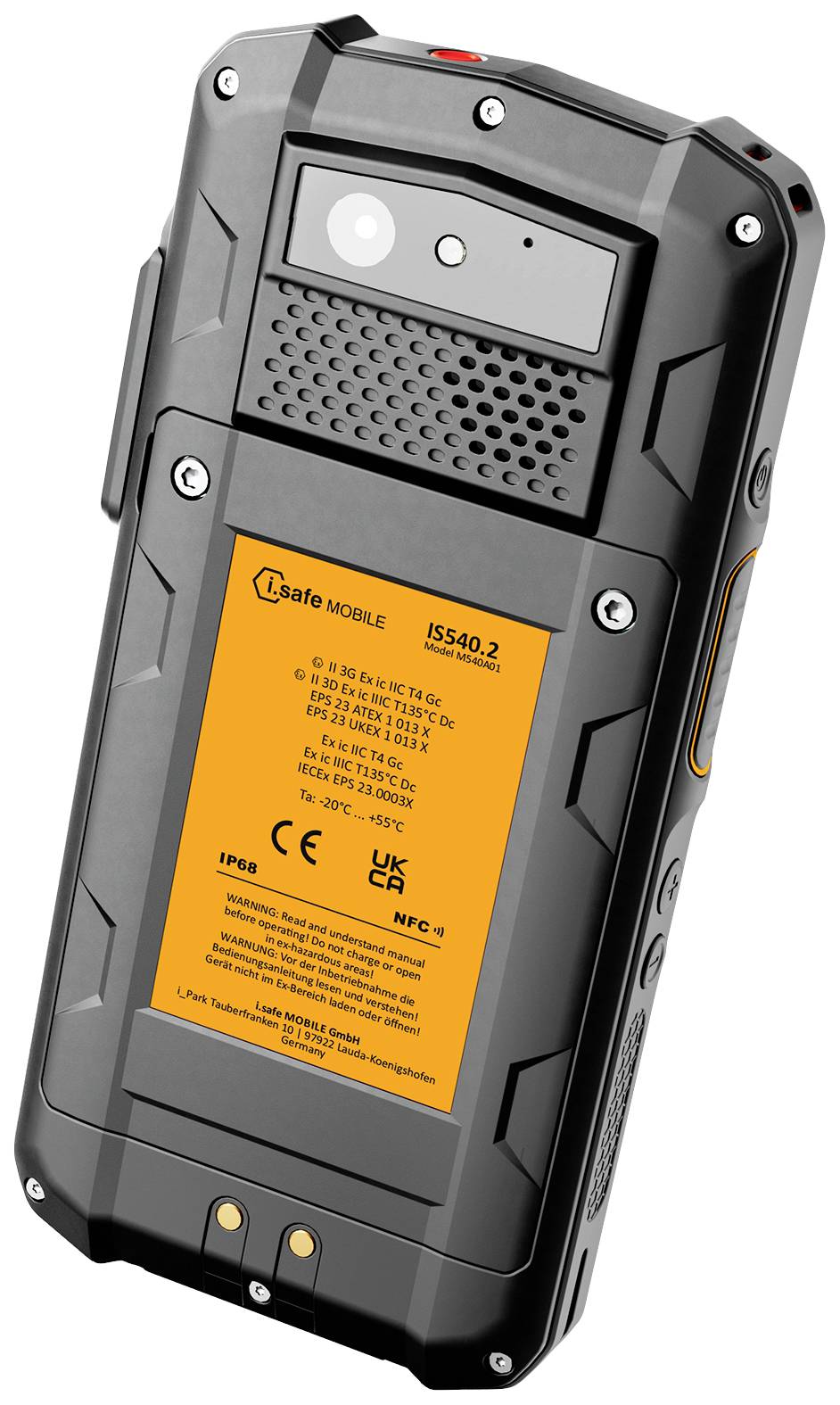 Robusztus fekete mobiltelefon narancssárga címkével a hátoldalán. CE- és UKCA-tanúsítványokat, valamint NFC-funkciót mutat.