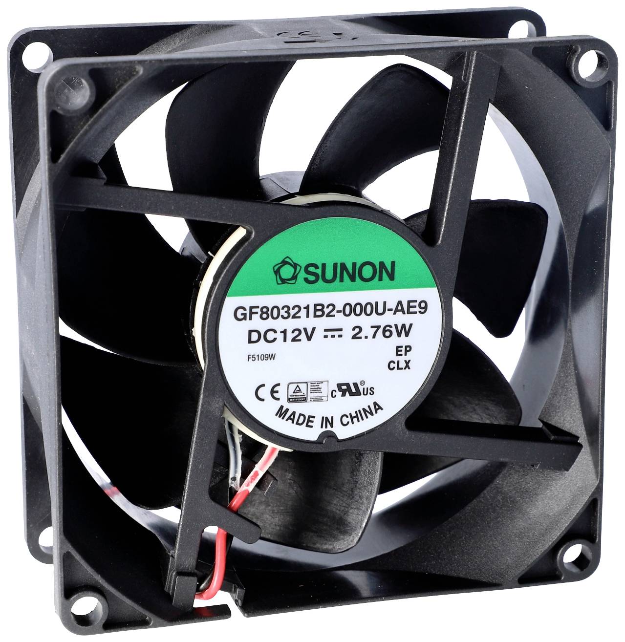 Fekete ventilátor zöld 'SUNON' felirattal, GF80321B2-000U-AE9 modell, DC12V, 2,76W. Számítógép-házakban történő hűtésre szerelve.