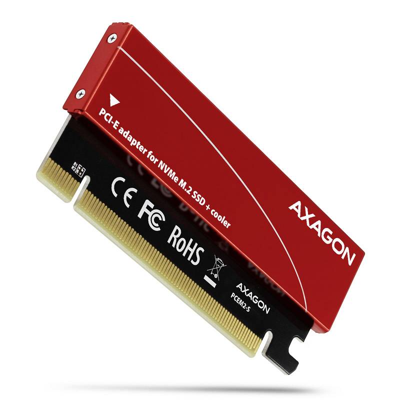 Piros PCI-E-adapter az AXAGON-tól NVMe M.2 SSD-khez hűtőbordával. CE-, FCC- és RoHS-tanúsítvánnyal rendelkezik. Modellszám: PCEM2-S.