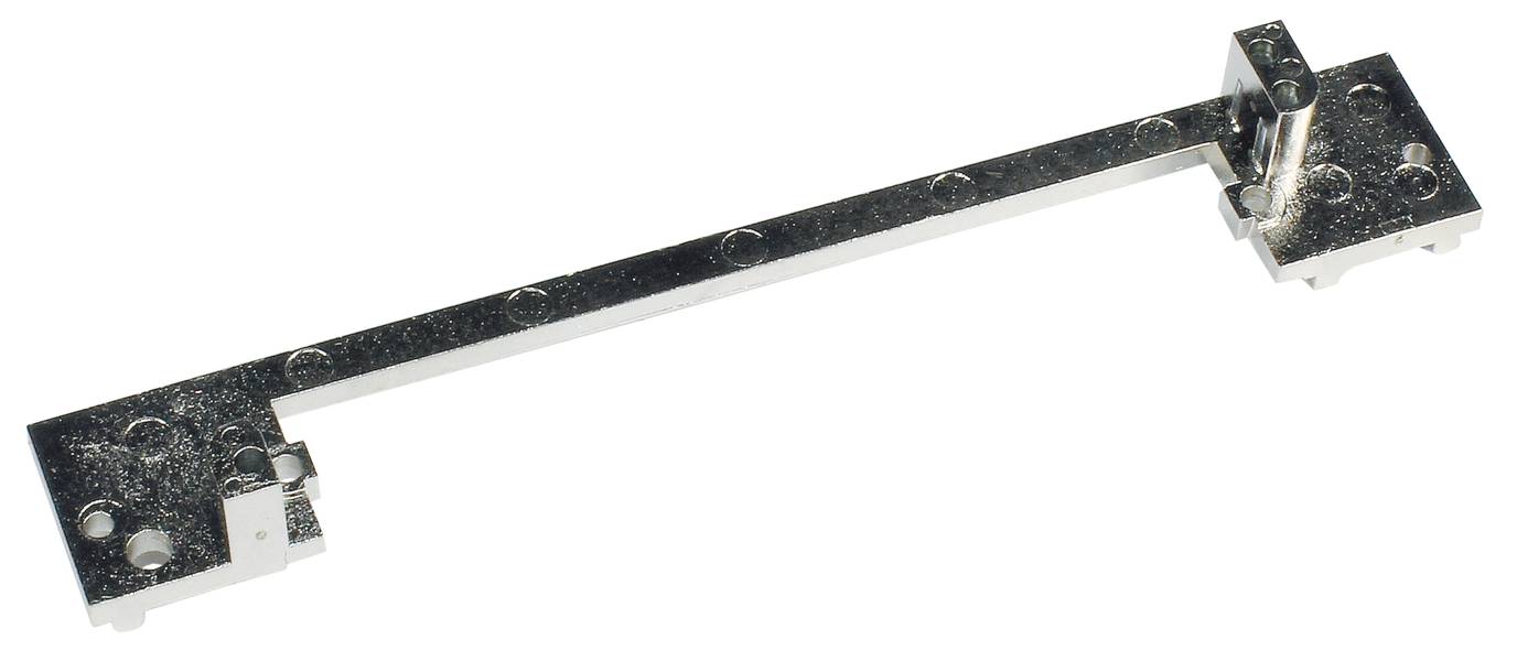 Egy fémcsap több furattal és két négyzet alakú végződéssel, valószínűleg egy mechanikai rendszer vagy gép része.