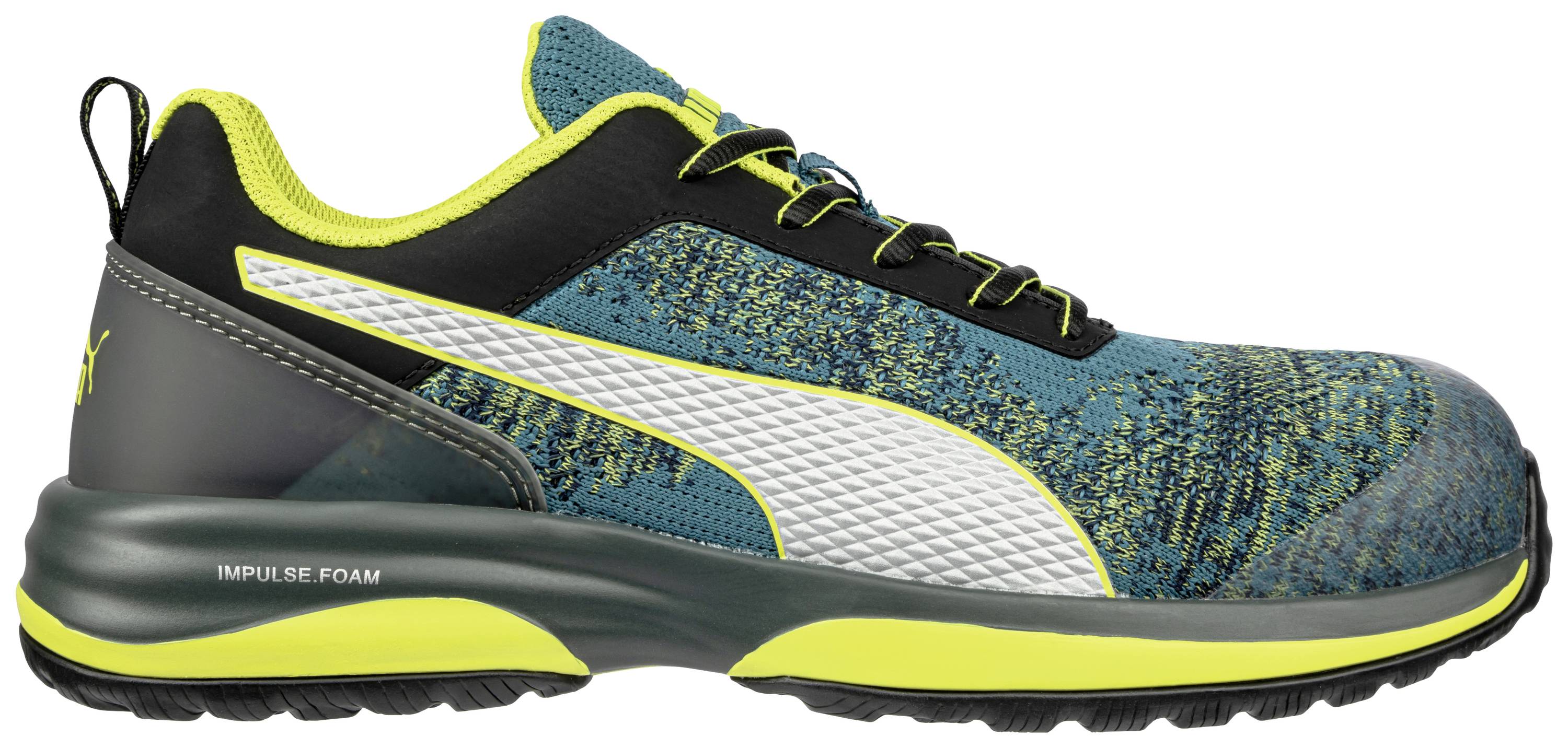 Egy sportos biztonsági cipő zöld-fekete mintázattal, sárga részletekkel és stabil talppal.