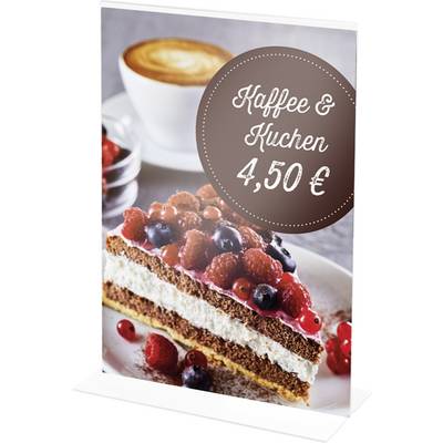 Asztali tájékoztató tábla egy csésze cappuccino és egy szelet gyümölcstorta mellett. Szöveg: 'Kávé és sütemény 4,50 EUR'.