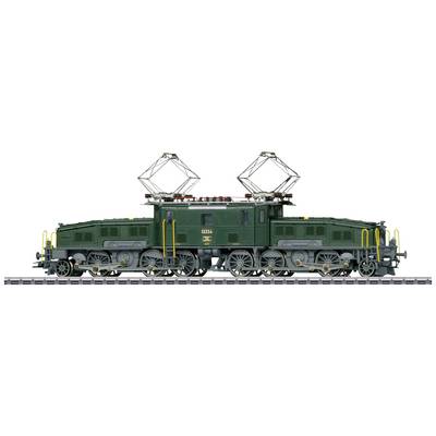Történelmi zöld elektromos mozdony vágányon, két felsővezetéki áramszedővel. Részletes modell több kerékkel és arany lépcsőkkel.