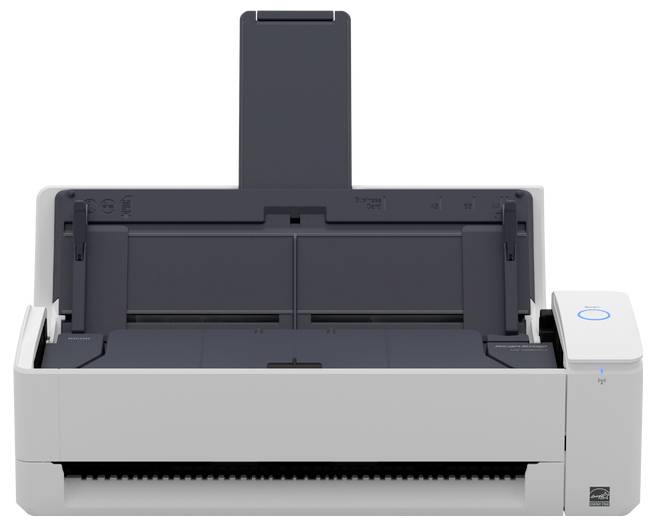 Egy kompakt fehér és fekete szkenner nyitott papírtálcával, hatékony dokumentumolvasásra tervezve.