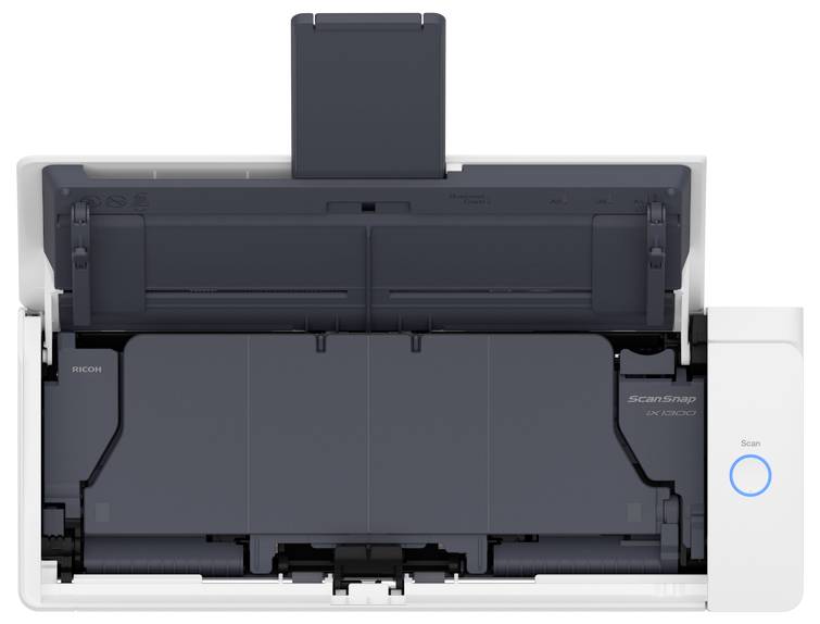 A Ricoh ScanSnap IX-1600 szkenner nyitott papírtálcával, amely mutatja a betöltési területet és a vezérlőgombot a jobb oldalon.