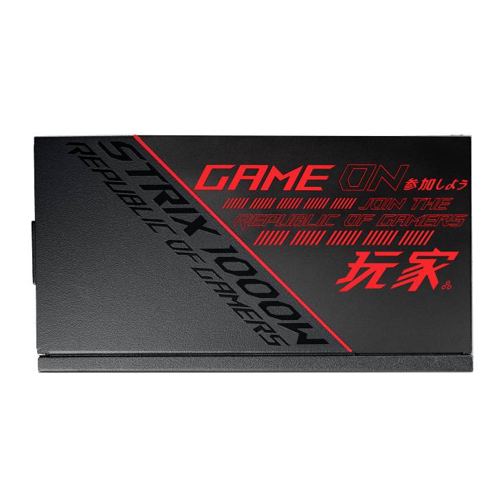 Fekete címke piros grafikákkal és szöveggel: 'GAME ON', 'CSATLAKOZZ A JÁTÉKOSOK KÖZTÁRSASÁGÁHOZ'. Tartalmaz játékos szimbólumokat és márkaelementeket.