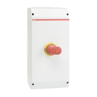 Egy fehér, téglalap alakú elektromos kapcsolószekrény, amelynek közepén egy piros vészleállító gomb van, fehér háttér előtt.