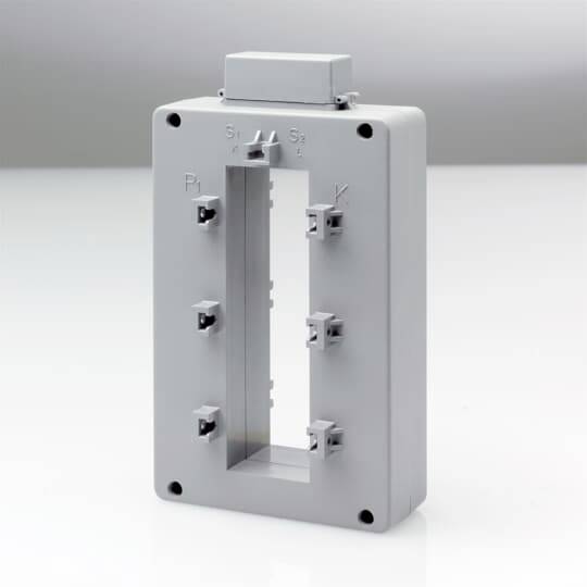 ABB CT12-V/1500 2CSG831220R1101 Áramátalakítók Elsődleges áram 1500 A Másodlagos áram 5 A Vezeték átvezetési átmérő:18 mm 1 db
