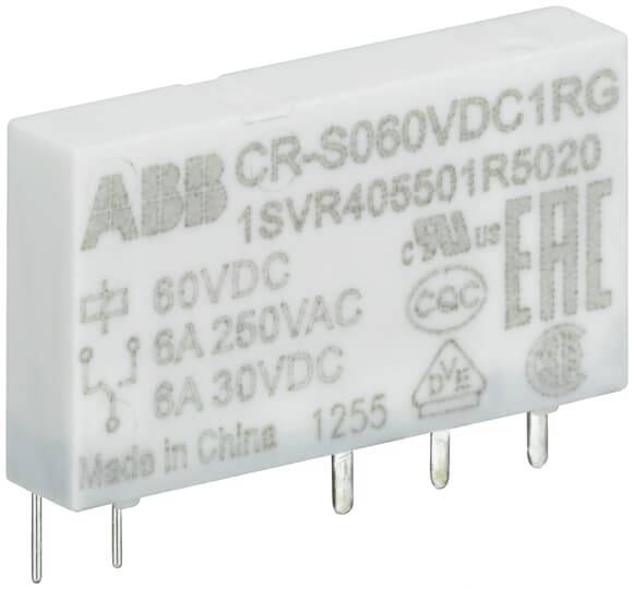 ABB relé nyomtatvánnyal: '60VDC', '6A 250VAC', '6A 30VDC'. Termékkód: 1SVR405501R5020. Származás: 'Made in China'.